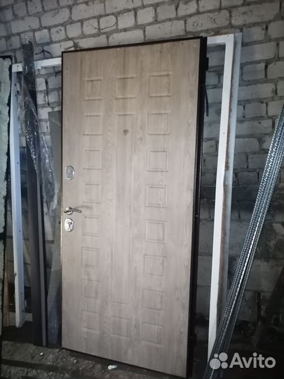 Дверь входная металлическая