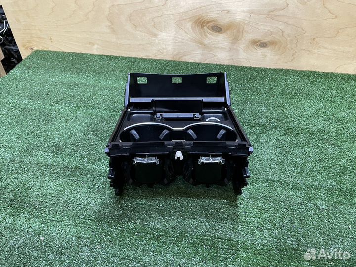 Подстаканник в подлокотник на Мерседес w166