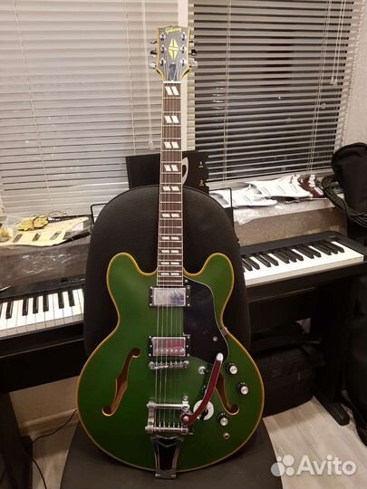 Gibson ES-335 matte with Bigsby