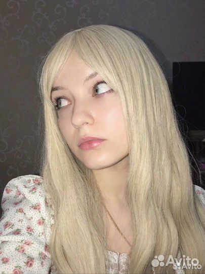 Парик блонд длинный с чёлкой