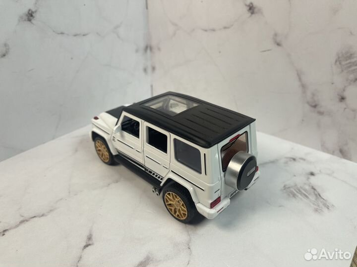 Модель машины Mercedes-Benz G-класс 1:32
