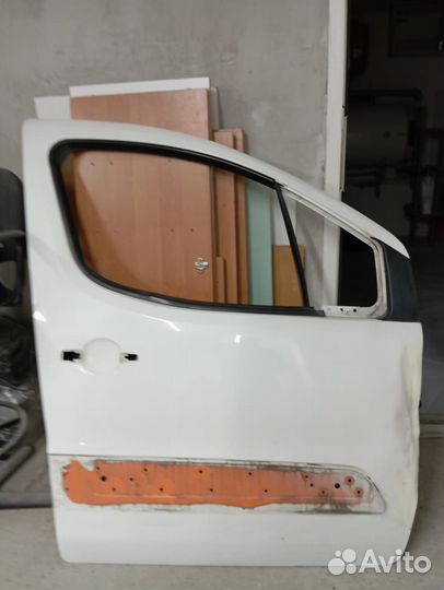 Дверь передняя,правая, пежо партнер