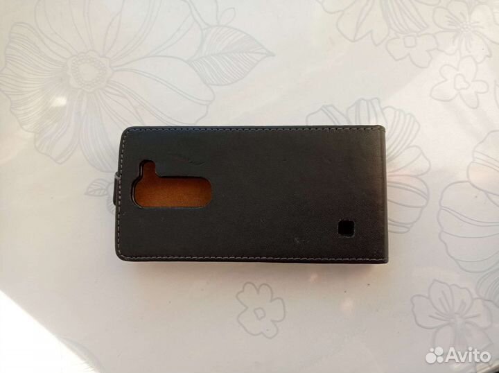 Чехлы на телефон LG