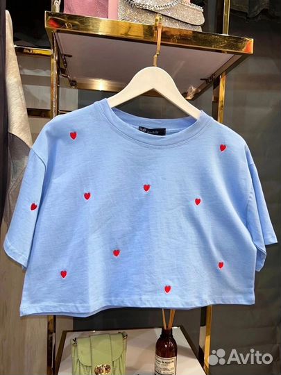 Укороченная футбола женская с сердечками