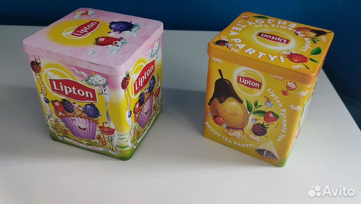 Банки жестяные для хранения 2 шт