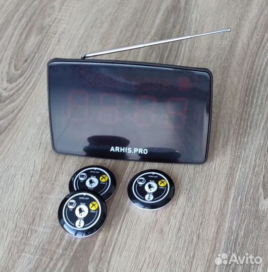 Табло вызова официанта руссифицировано и кнопки