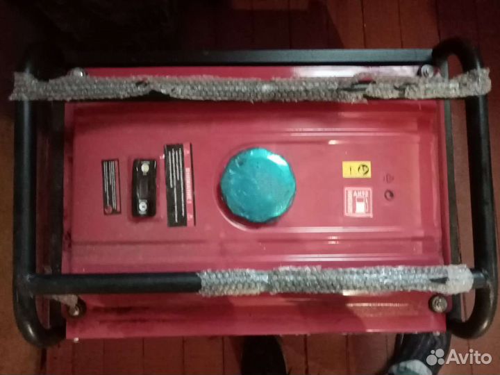 Бензиновый генератор