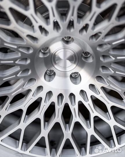 Ковные диски GT Forged R21 на Rolls-Royce Cullinan