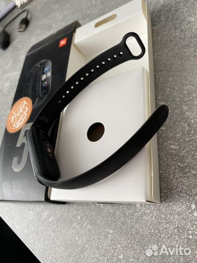 Часы xiaomi mi band 5