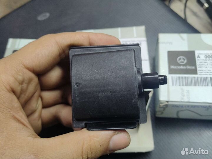 Привод открытия бака Mercedes W167