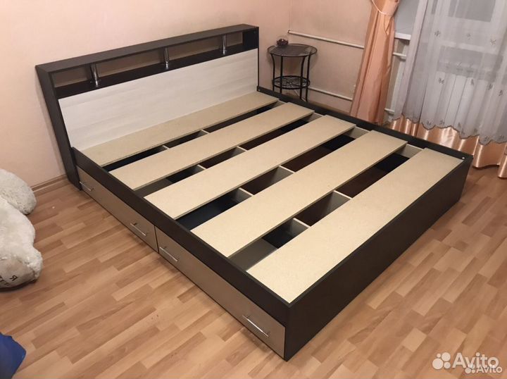 Кровать