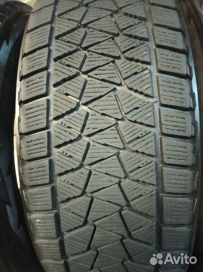 Bridgestone Blizzak DM-V2 225/60 R17