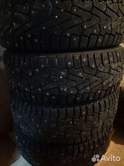 Pirelli Ice Zero SUV 225/60 R17