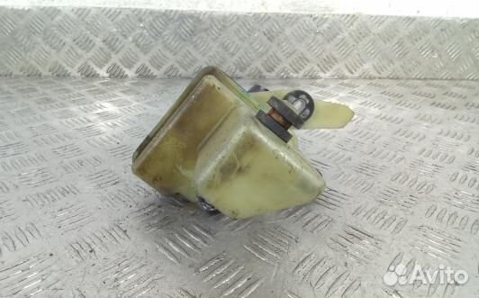 Бачок гу mazda 3 1 (HDN30NO01)