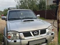 Nissan NP300 2.5 MT, 2011, 243 000 км, с пробегом, цена 1 200 000 руб.