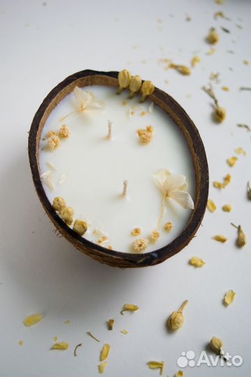 Ароматические свечи в кокосе