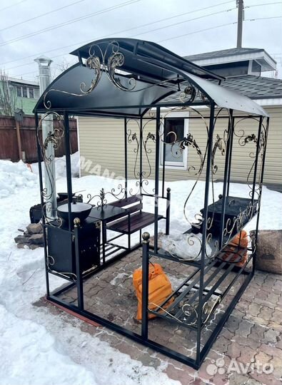 Мангал с крышей