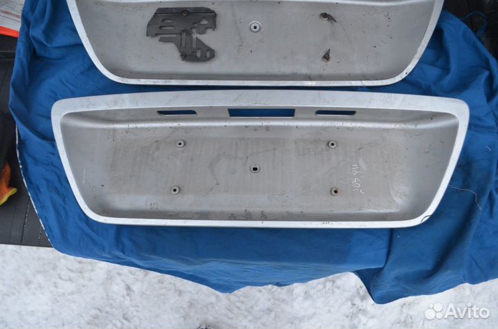 Накладка крышки багажника для Мерседес W203