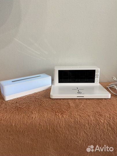 Ночник с часами и безпроводной зарядкой