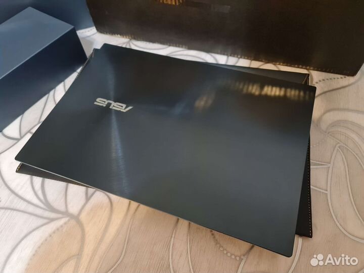 Ноутбук Asus ZenBook Pro ux582lr-H2012T