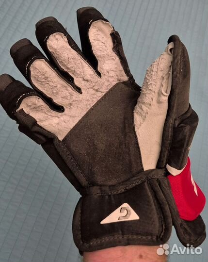 Хоккейные перчатки graf