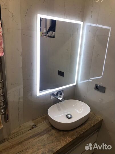 Зеркало с подсветкой для ванной