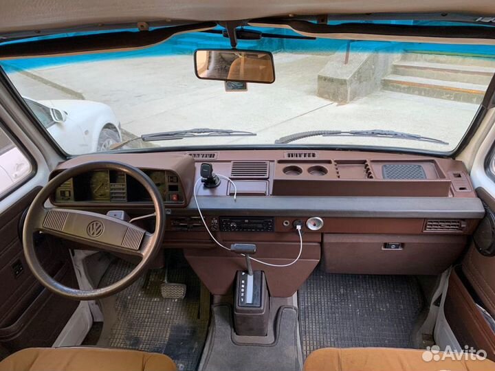 Полуинтегрированный Volkswagen Transporter, 1985
