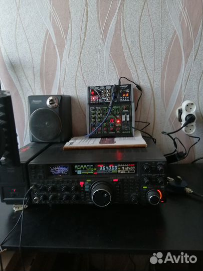 FT-2000D