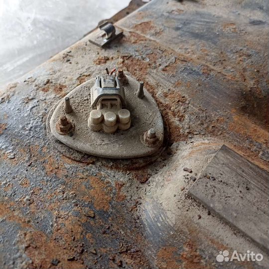 Топливный бак б/у Митсубиси Лансер 9