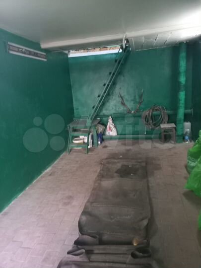 Гараж, > 30 м²