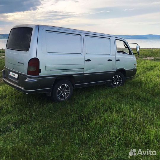 SsangYong Istana 2.9 МТ, 2001, 350 000 км