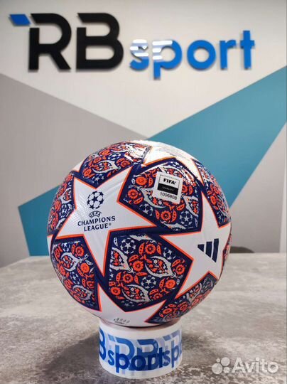 Футбольный мяч adidas лига чемпионов 2023