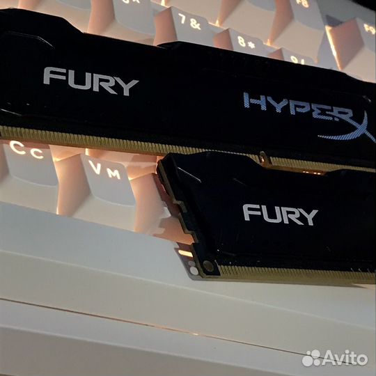 Kingston hyperx fury 4GB x 2 DDR3