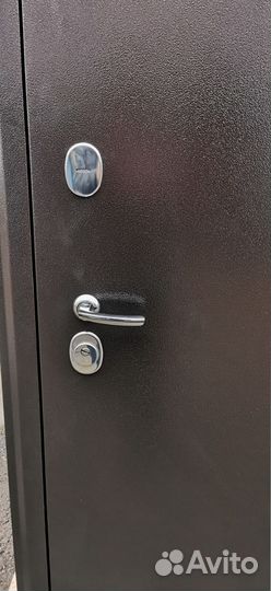 Дверь входная металлическая