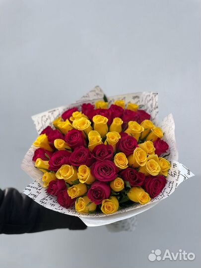 51 роза яркий микс