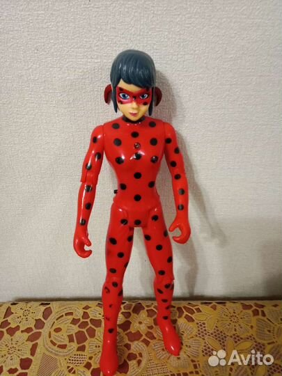 Кукла леди баг