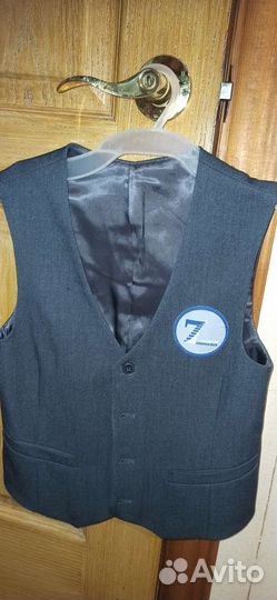 Жилетка для мальчика школьная 134 140