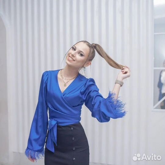 Блузка женская назапах атласная