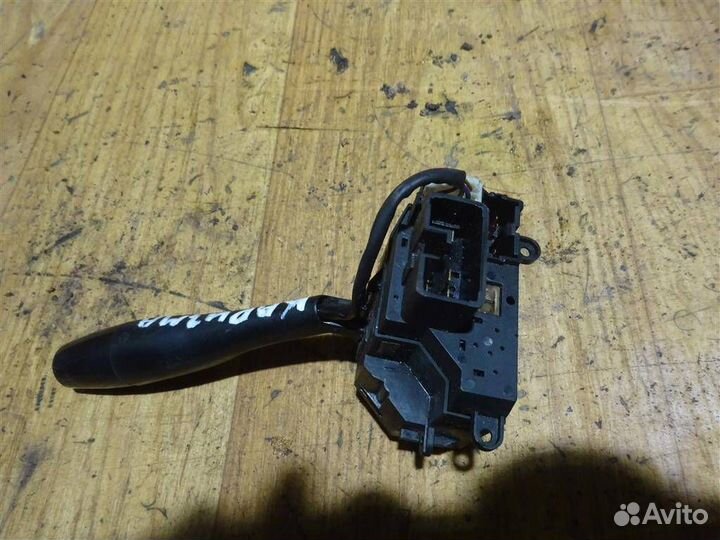 Переключатель поворотов подрулевой Mitsubishi Car