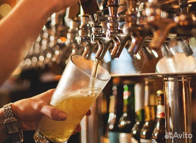 Продавец в магазин разливного пива