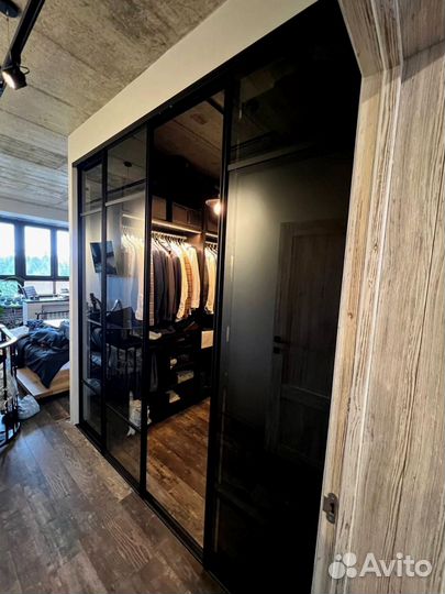 Стеклянная перегородка / Межкомнатные перегородки