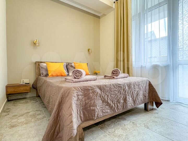 Комната 16 м² в 8-к., 2/2 эт.