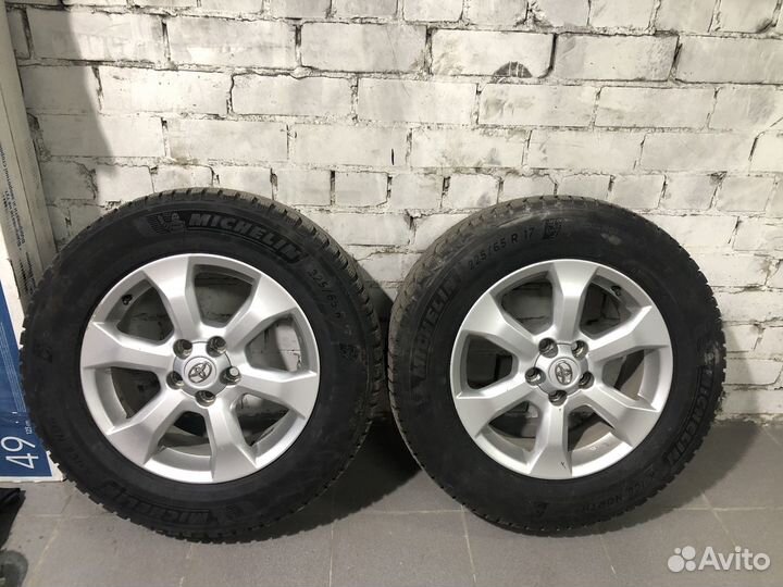 Michelin X-Ice North 4 SUV 225/65 R17 95