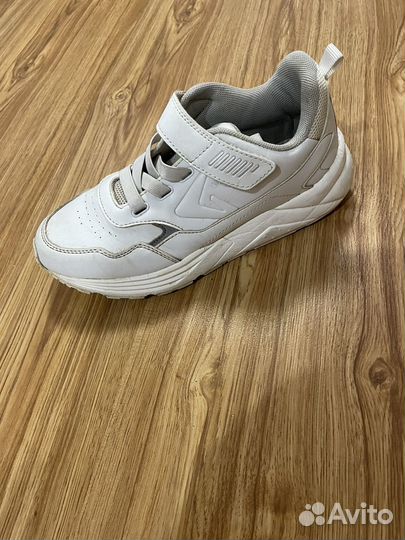 Кроссовки demix 35р состояние новых