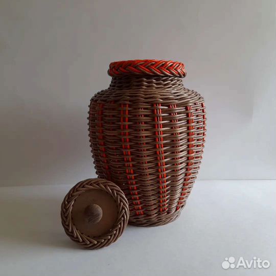 Ваза плетеная