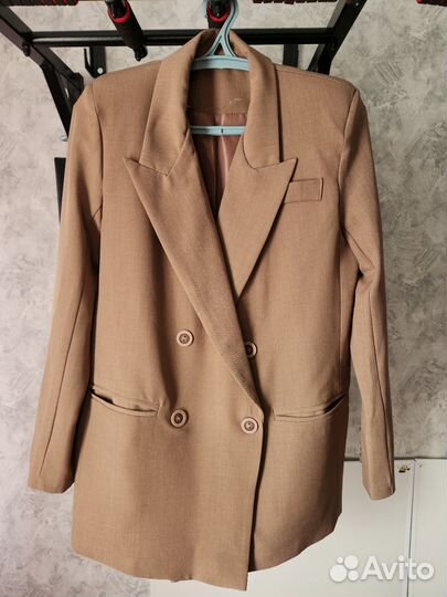 Пиджак женский бежевый 44-46