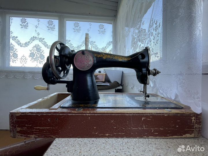 Швейная машина пмз им. Калинина