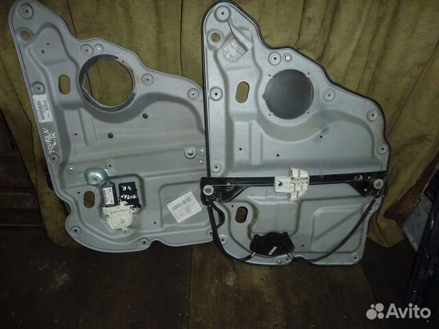 Стеклоподьемник задний левый Vw Touran