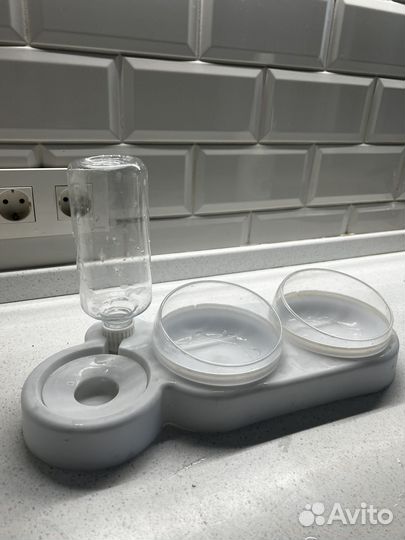 Миска для животных с поилкой