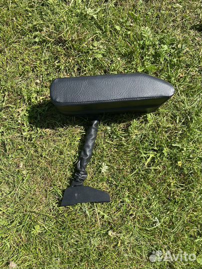 Подлокотник renault